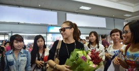 Fans Hà Nội đón Mỹ Tâm từ sáng sớm